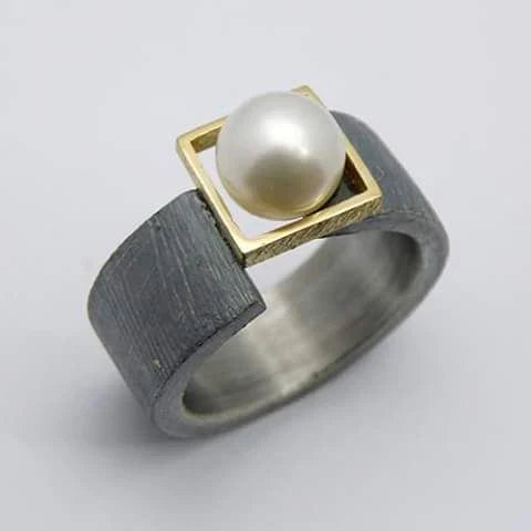 Vintage Dark Silver Pearl Ring