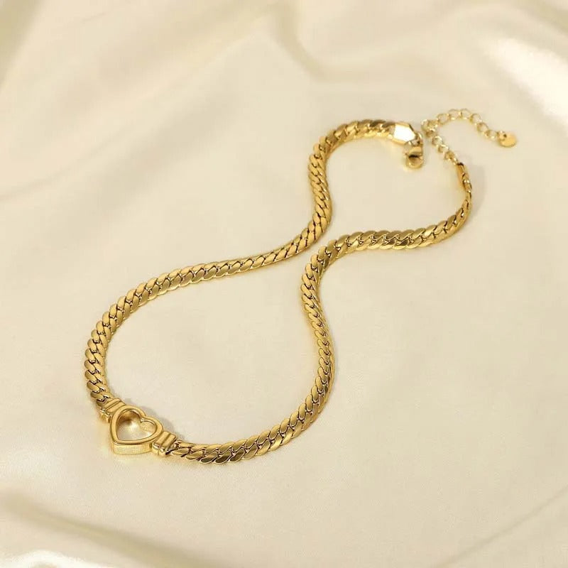Vintage Gold Heart-Shaped Clasp Necklace-Lydieannejewelry