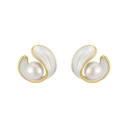 Luxury Earrings with White Opal and Pearls in Gold