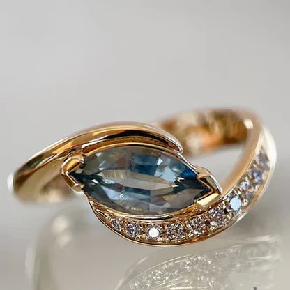 Vintage Zirconia Eye Blue Ring